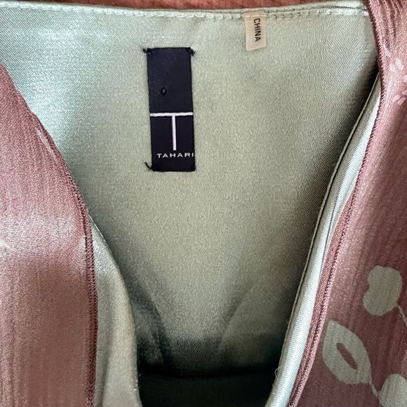 𝅺TAHARI Silk Floral Tank - Picture 6 of 11
